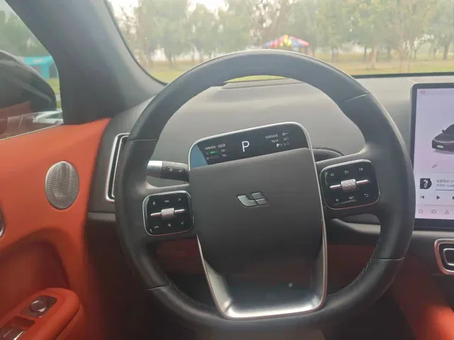 Li Auto L7 — Фото автомобиля 16