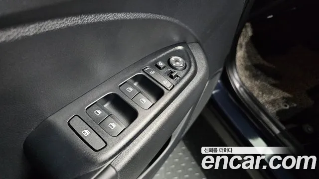 Hyundai Venue — Фото автомобиля 27
