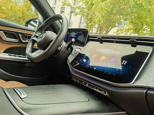 Mercedes-Benz E-Class — Фото автомобиля 12
