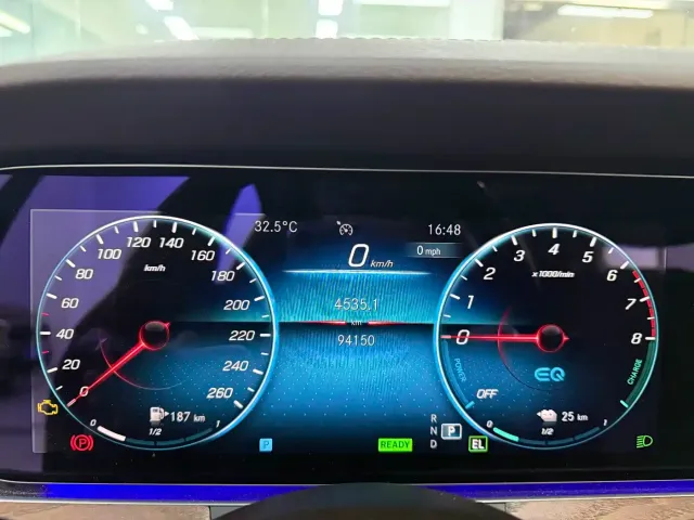 Mercedes-Benz E-Class — Фото автомобиля 18