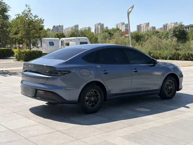 BYD Seal 05 DM-i — Фото автомобиля 11