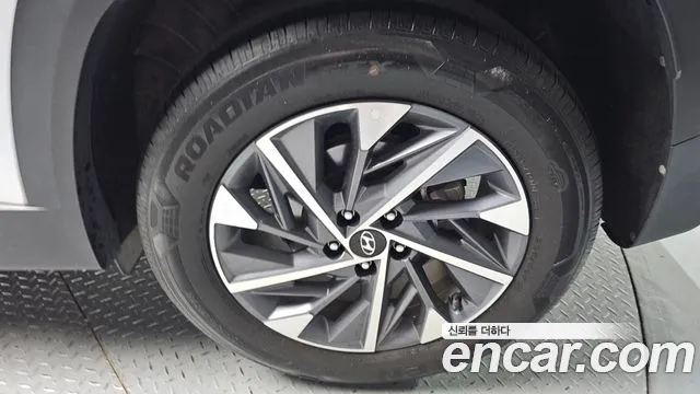 Hyundai Tucson Tucson (NX4) Бензин 1.6 турбо 2WD — Фото автомобиля 21