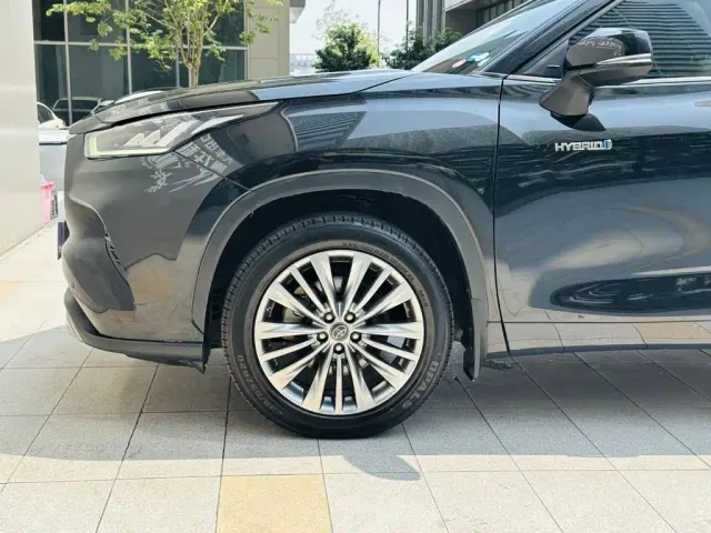 Toyota Highlander — Фото автомобиля 22