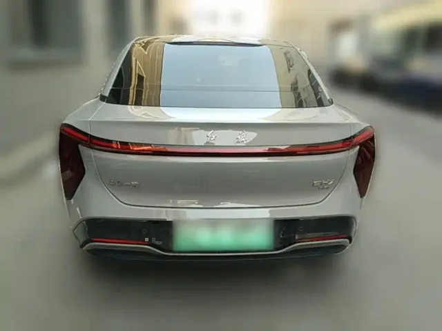 Hongqi EH7 — Фото автомобиля 7