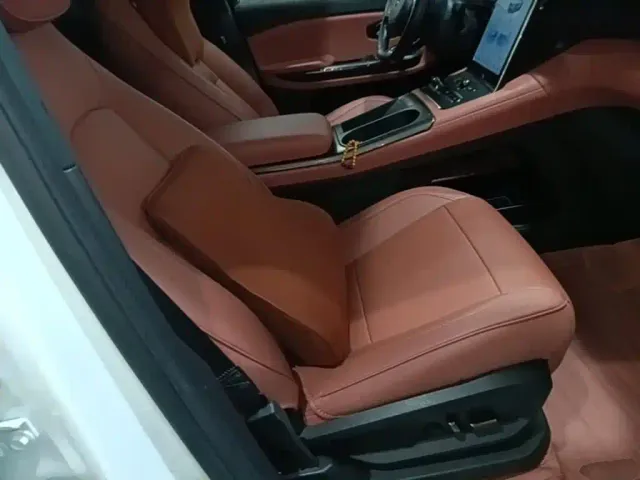 Nio EC6 — Фото автомобиля 24