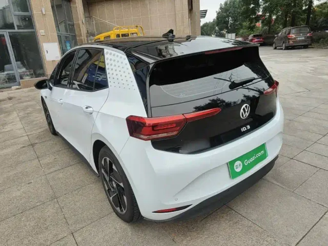 Volkswagen ID.3 — Фото автомобиля 4