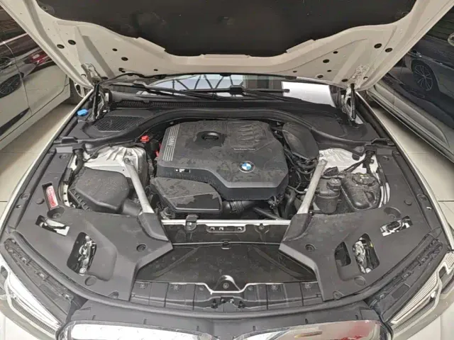 BMW 5 Series — Фото автомобиля 19