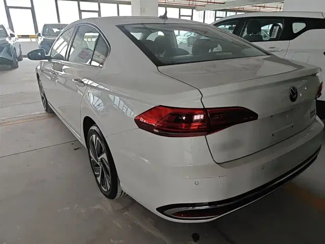 Volkswagen Bora — Фото автомобиля 4
