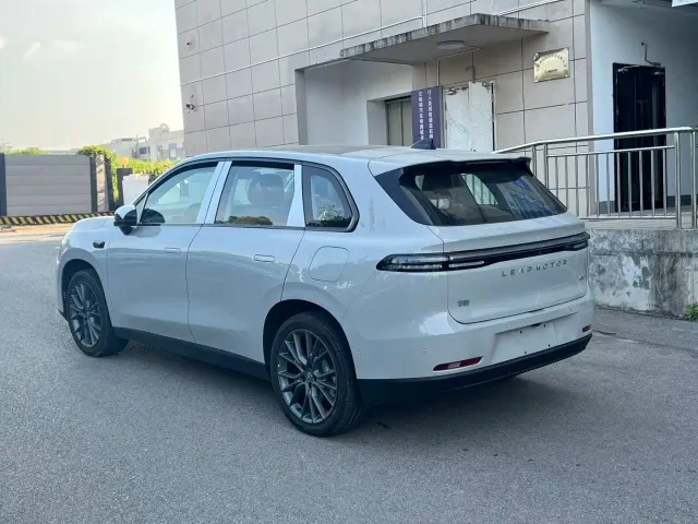 Leapmotor C10 — Фото автомобиля 7