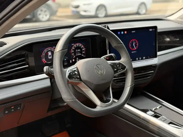 Volkswagen Passat 2025 Pro 380TSI Starlight Dragon Glory Edition — Фото автомобиля 10