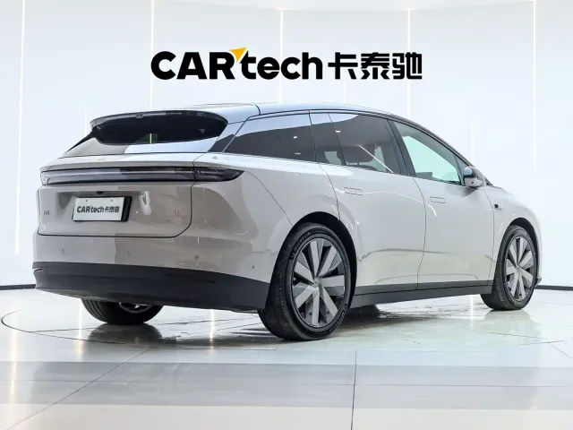 Li Auto i6 — Фото автомобиля 16