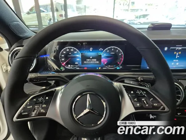Mercedes-Benz A-Class — Фото автомобиля 8