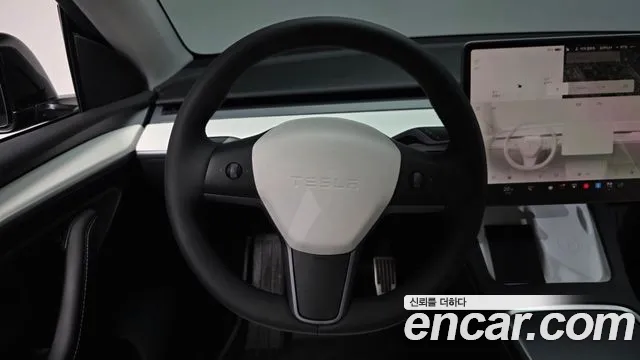 Tesla Model Y — Фото автомобиля 19