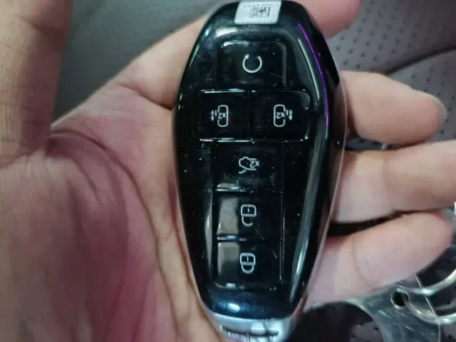 Denza Z9GT — Фото автомобиля 8