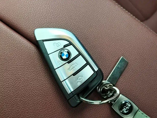 BMW 5 Series — Фото автомобиля 16