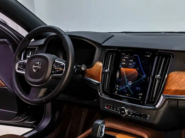 Volvo S90 — Фото автомобиля 13