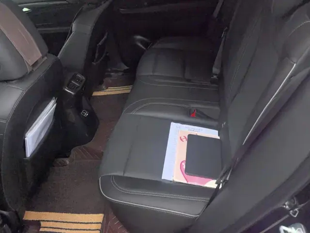 Buick Envision Plus — Фото автомобиля 10