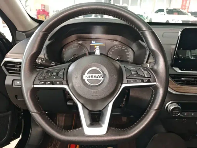 Nissan Teana — Фото автомобиля 10