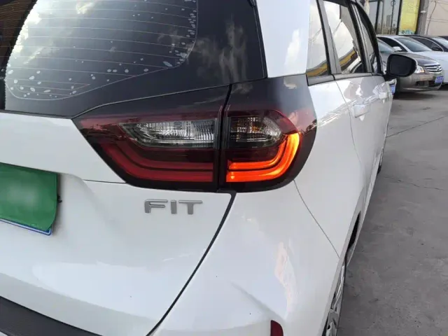 Honda Fit — Фото автомобиля 7