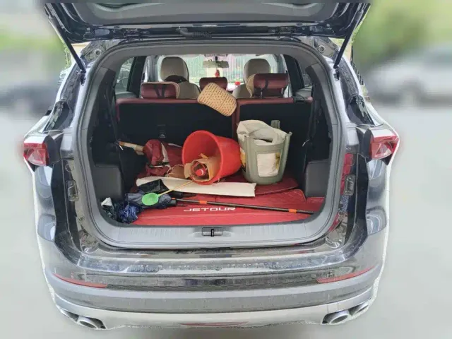 Jetour Jetour X70 PLUS 2024 Champion Edition 1.5T DCT Champion PRO 7-seater — Фото автомобиля 5