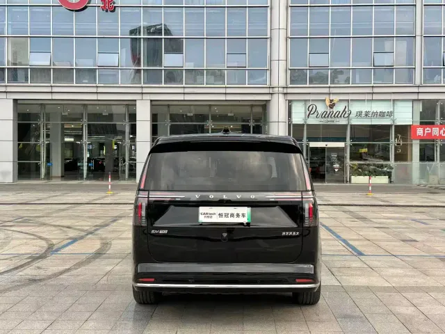 Volvo EM90 — Фото автомобиля 7