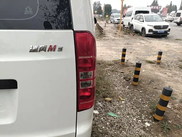 JAC Refine M3 — Фото автомобиля 7