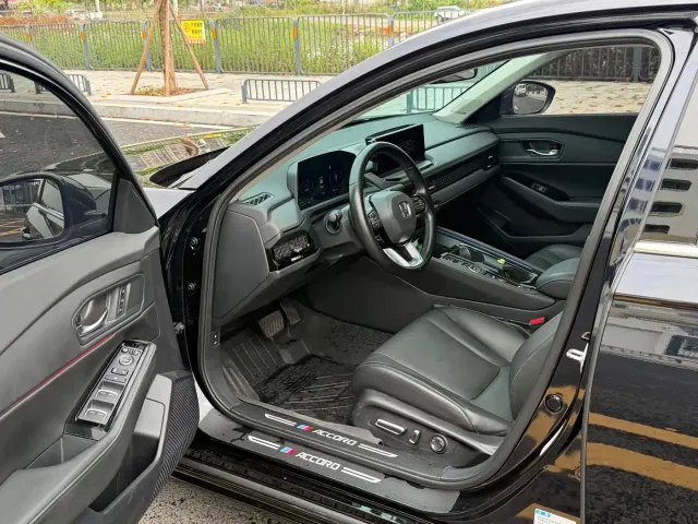Honda Accord — Фото автомобиля 9