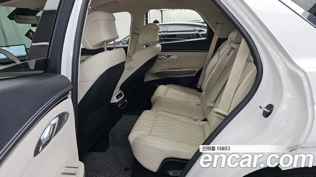 Genesis GV70 — Фото автомобиля 16