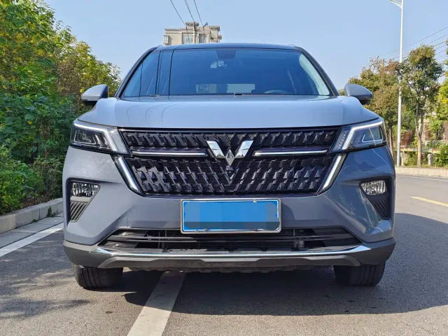 Wuling Asta — Фото автомобиля 2