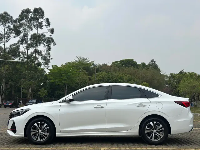 Changan Eado — Фото автомобиля 10