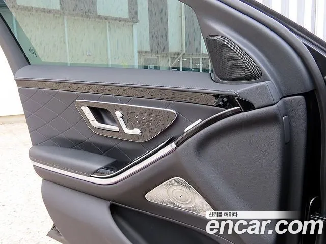 Mercedes-Benz S-Class — Фото автомобиля 12