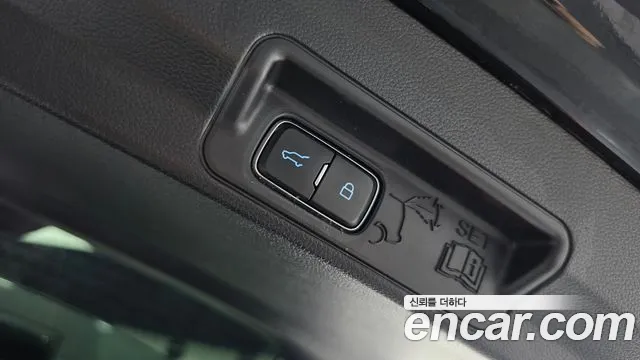 Ford Explorer — Фото автомобиля 16