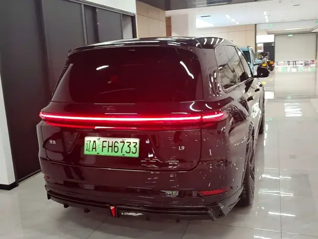 Li Auto L9 — Фото автомобиля 4