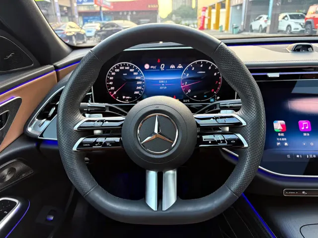Mercedes-Benz E-Class — Фото автомобиля 7