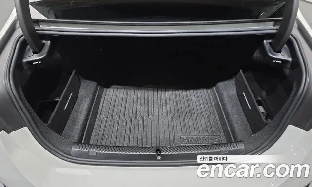 BMW 5 Series G60 — Фото автомобиля 25