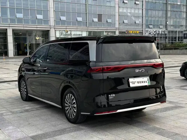 BYD Xia — Фото автомобиля 5