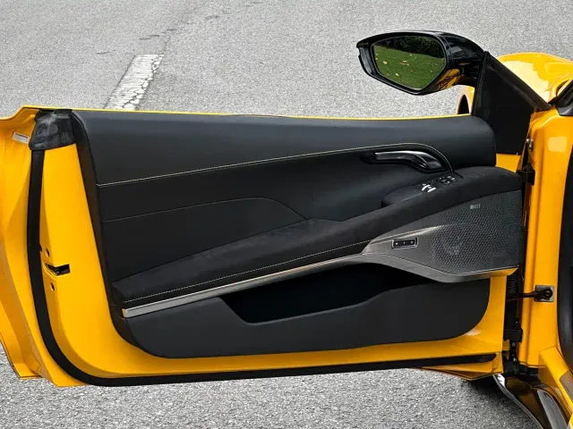 Lotus Emira — Фото автомобиля 22