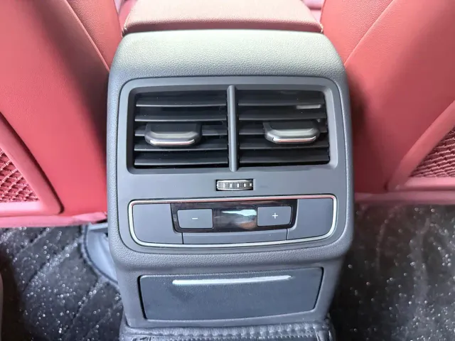 Audi A4L — Фото автомобиля 13