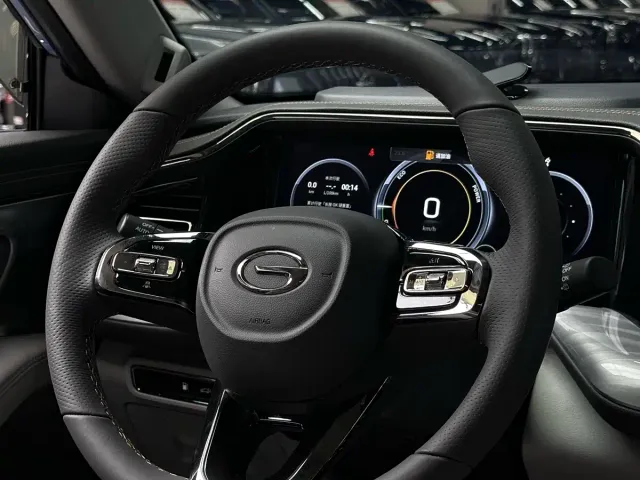 GAC Trumpchi GS8 — Фото автомобиля 12