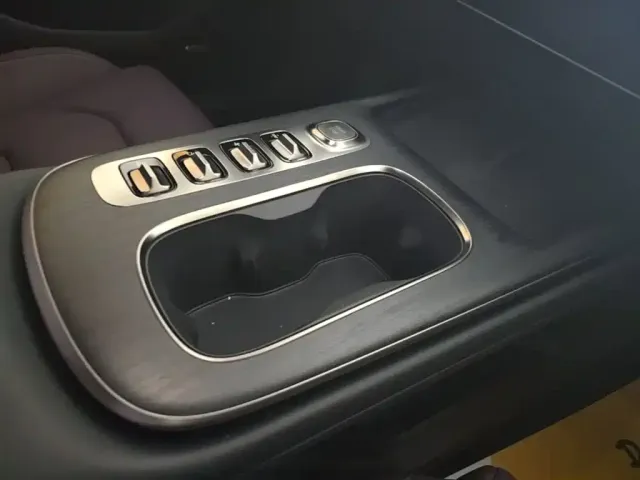 Xiaomi SU7 — Фото автомобиля 13