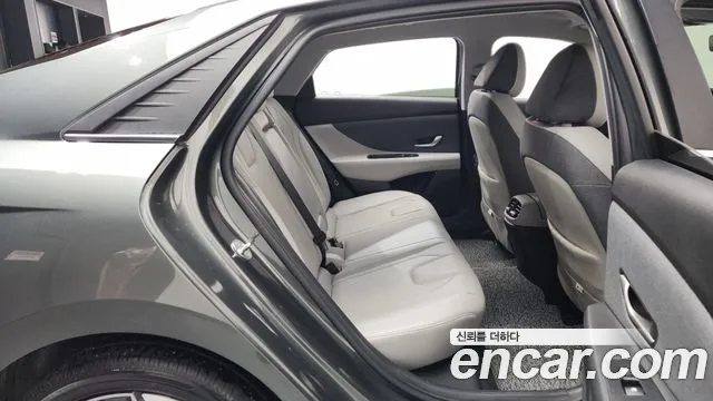 Hyundai AVANTE Avante (CN7) — Фото автомобиля 9