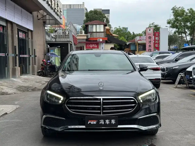 Mercedes-Benz E-Class — Фото автомобиля 3