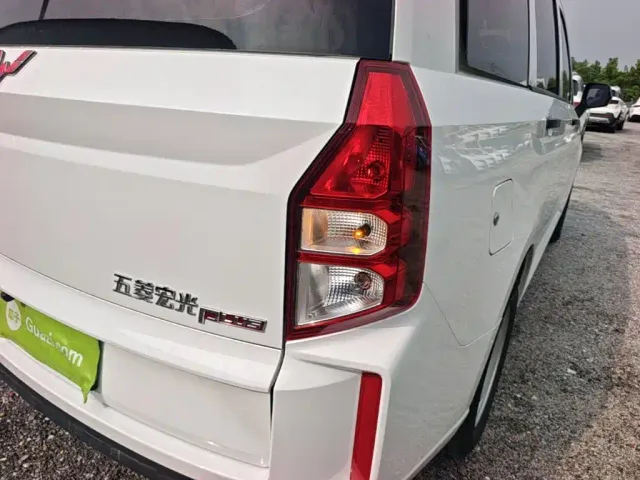 Wuling Hongguang Plus — Фото автомобиля 7
