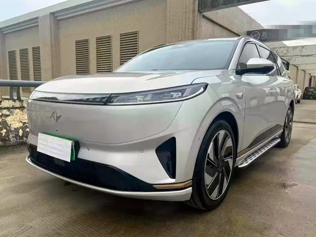 Фотография автомобиля — Dongfeng eπ 008