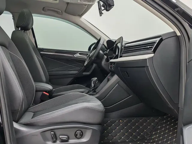 Volkswagen Tiguan L — Фото автомобиля 12