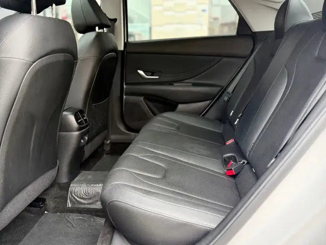 Hyundai Elantra — Фото автомобиля 11