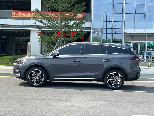 BYD Tang — Фото автомобиля 7