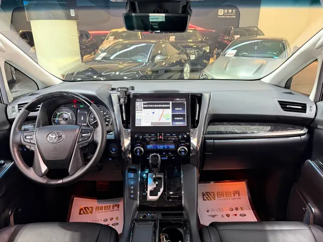 Toyota Vellfire — Фото автомобиля 8