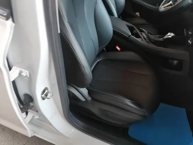 Roewe i5 — Фото автомобиля 24