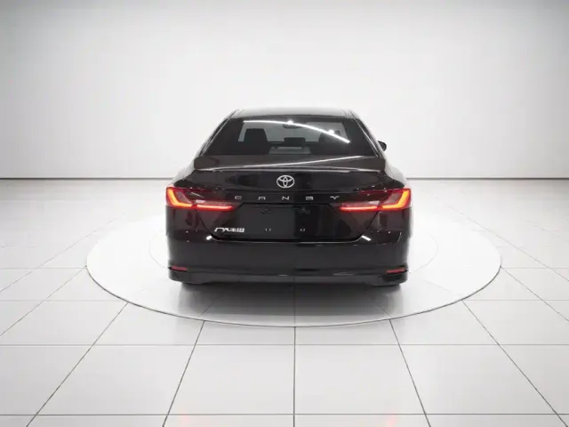 Toyota Camry — Фото автомобиля 3